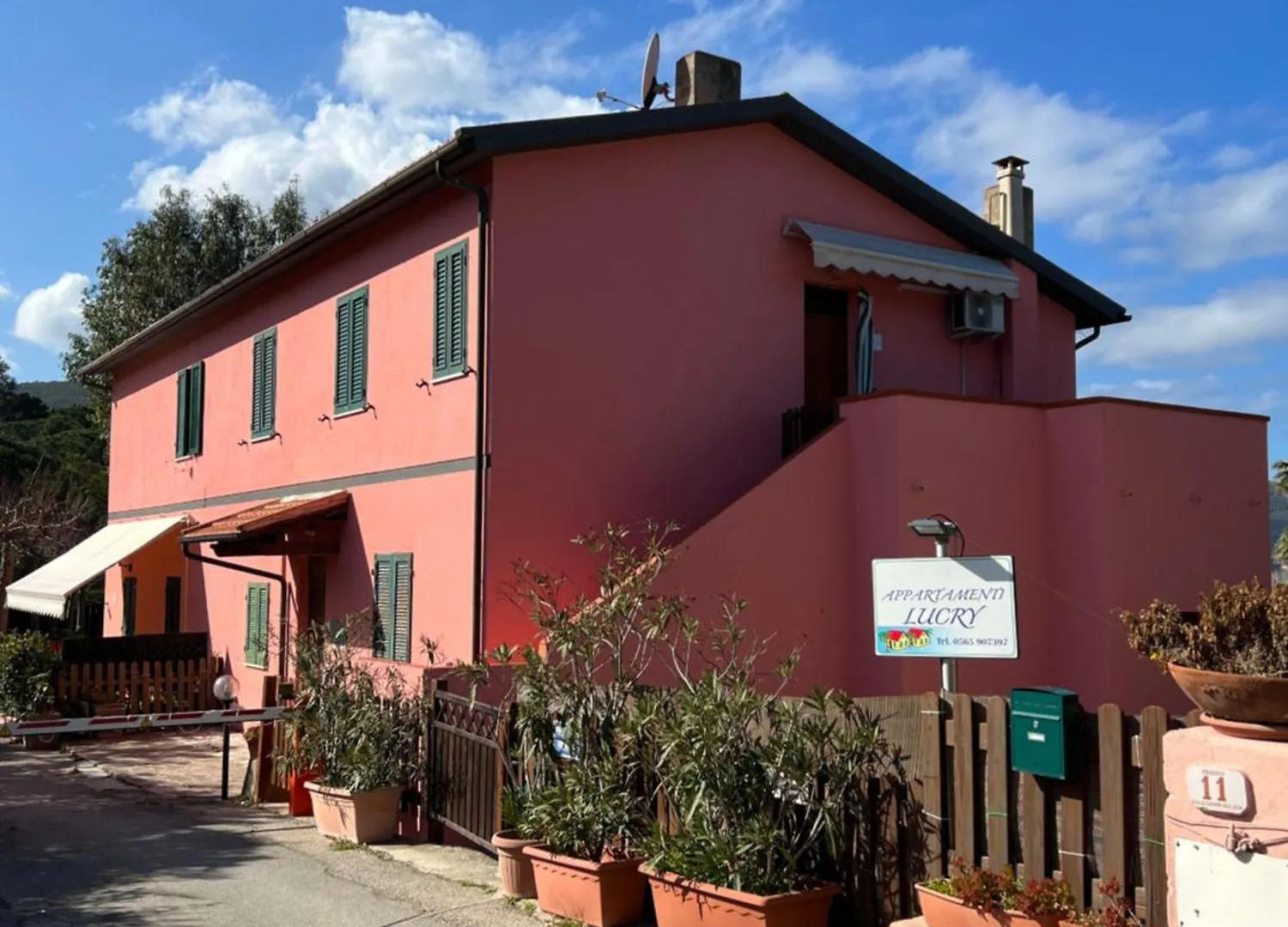 Appartamenti Lucry Procchio